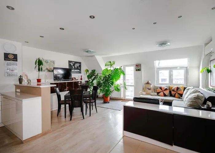 Spacious 2Bd Flat With Secure Free Parking