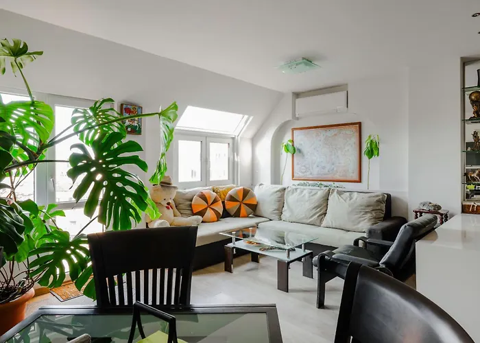 Spacious 2Bd Flat With Secure Free Parking